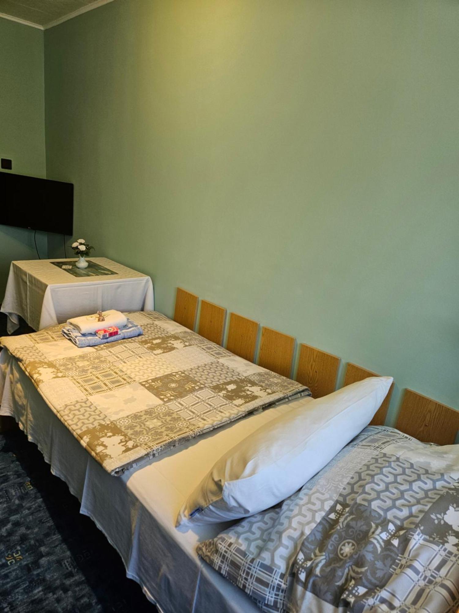 Guest House Pod Lesem Merklin Eksteriør billede