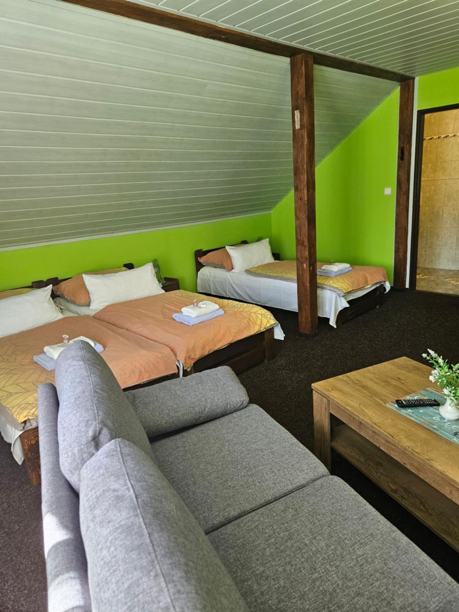 Guest House Pod Lesem Merklin Eksteriør billede