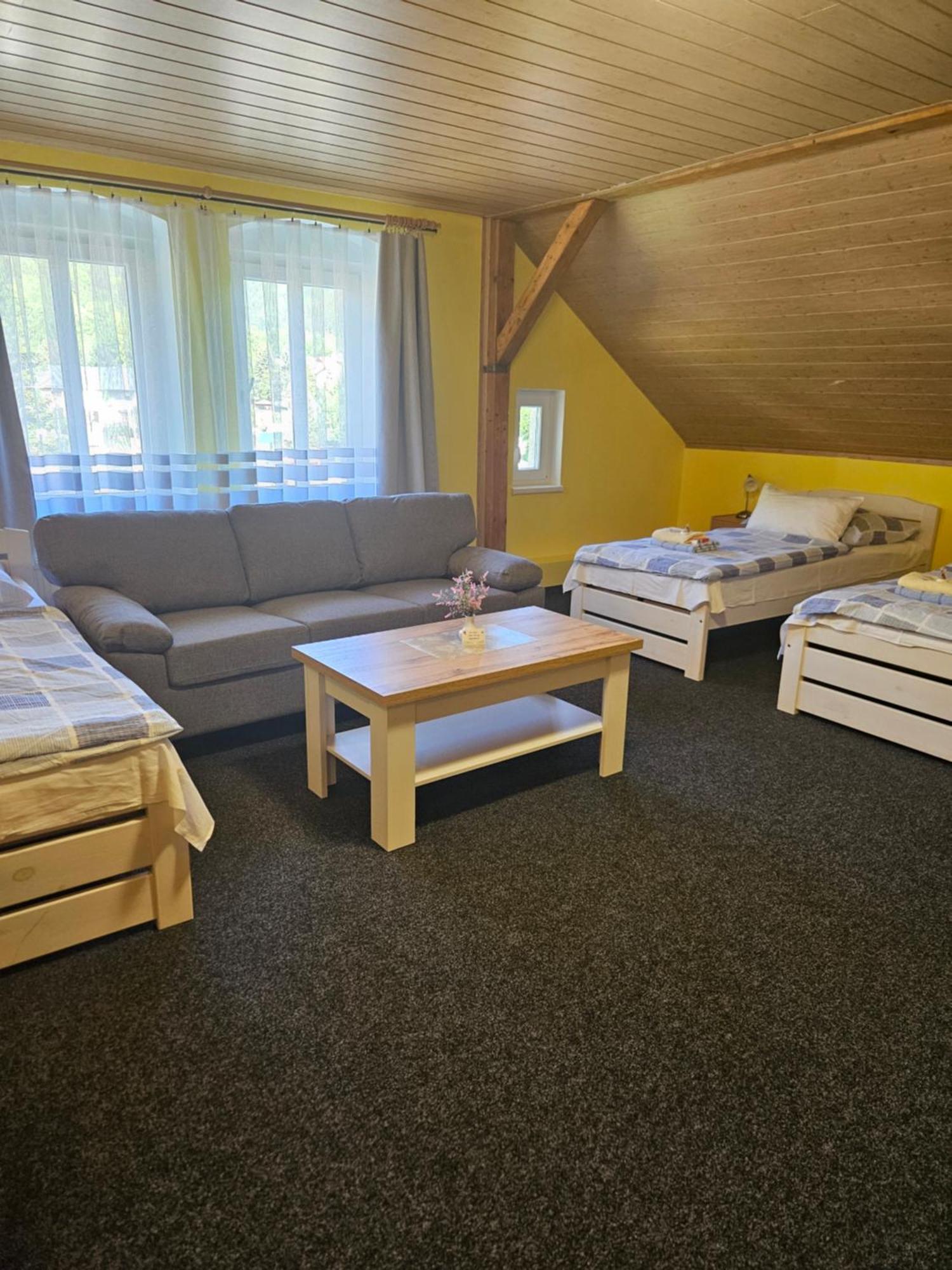 Guest House Pod Lesem Merklin Eksteriør billede