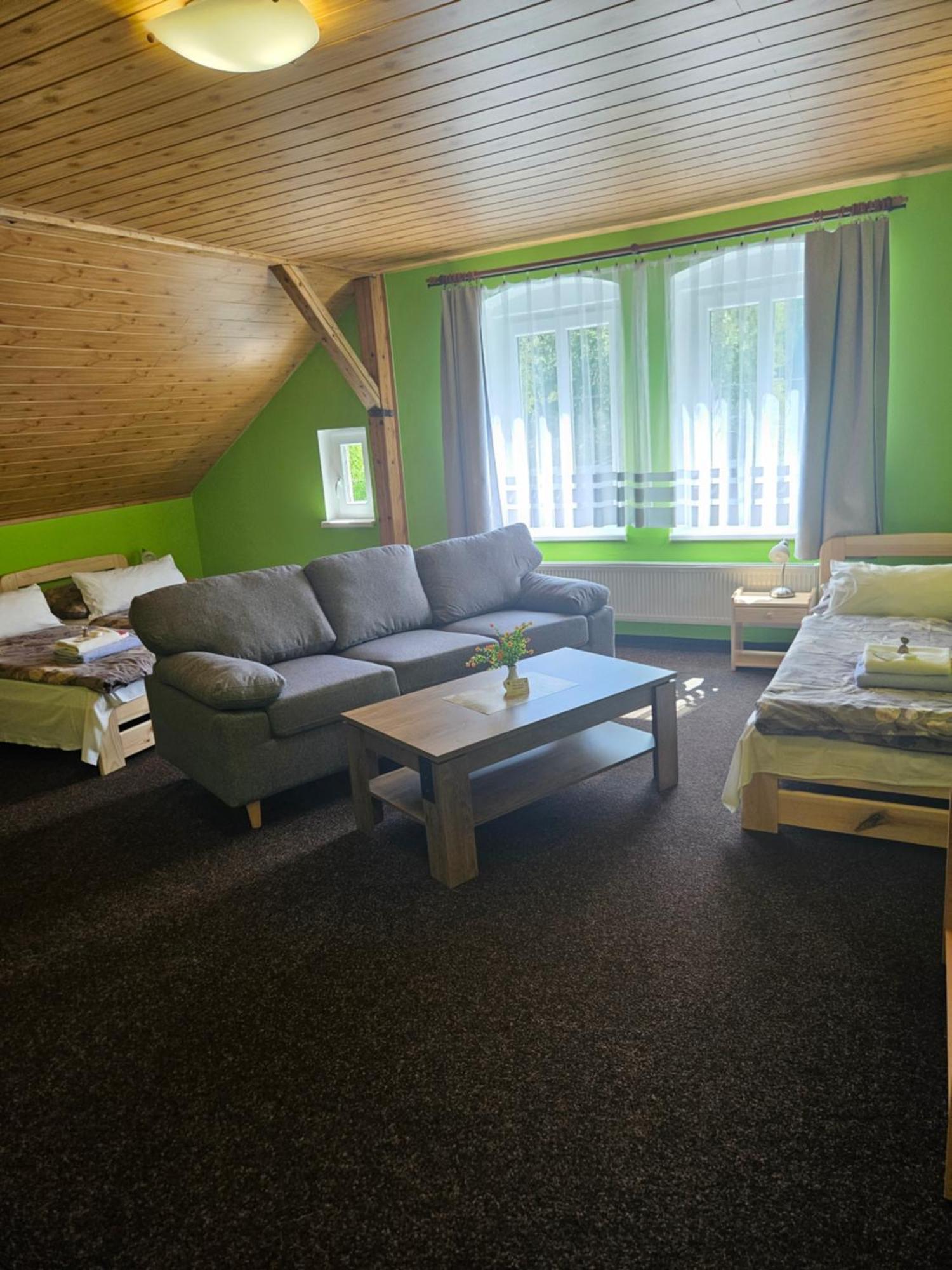 Guest House Pod Lesem Merklin Eksteriør billede